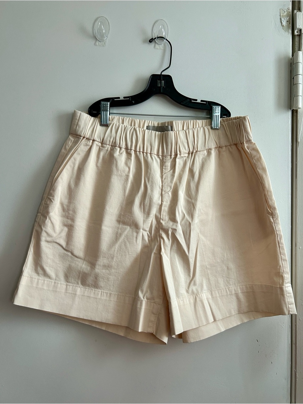 Everlane Cream Elastic-Waist Bermuda Shorts